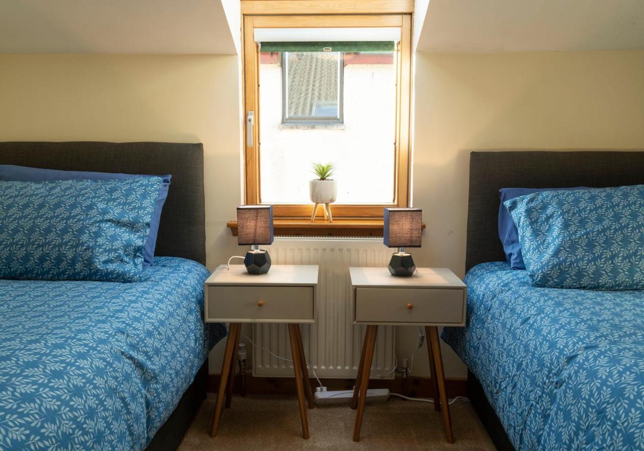 Stylish 2 Bedroom - 2 Miles Inverness City Centre Exterior foto