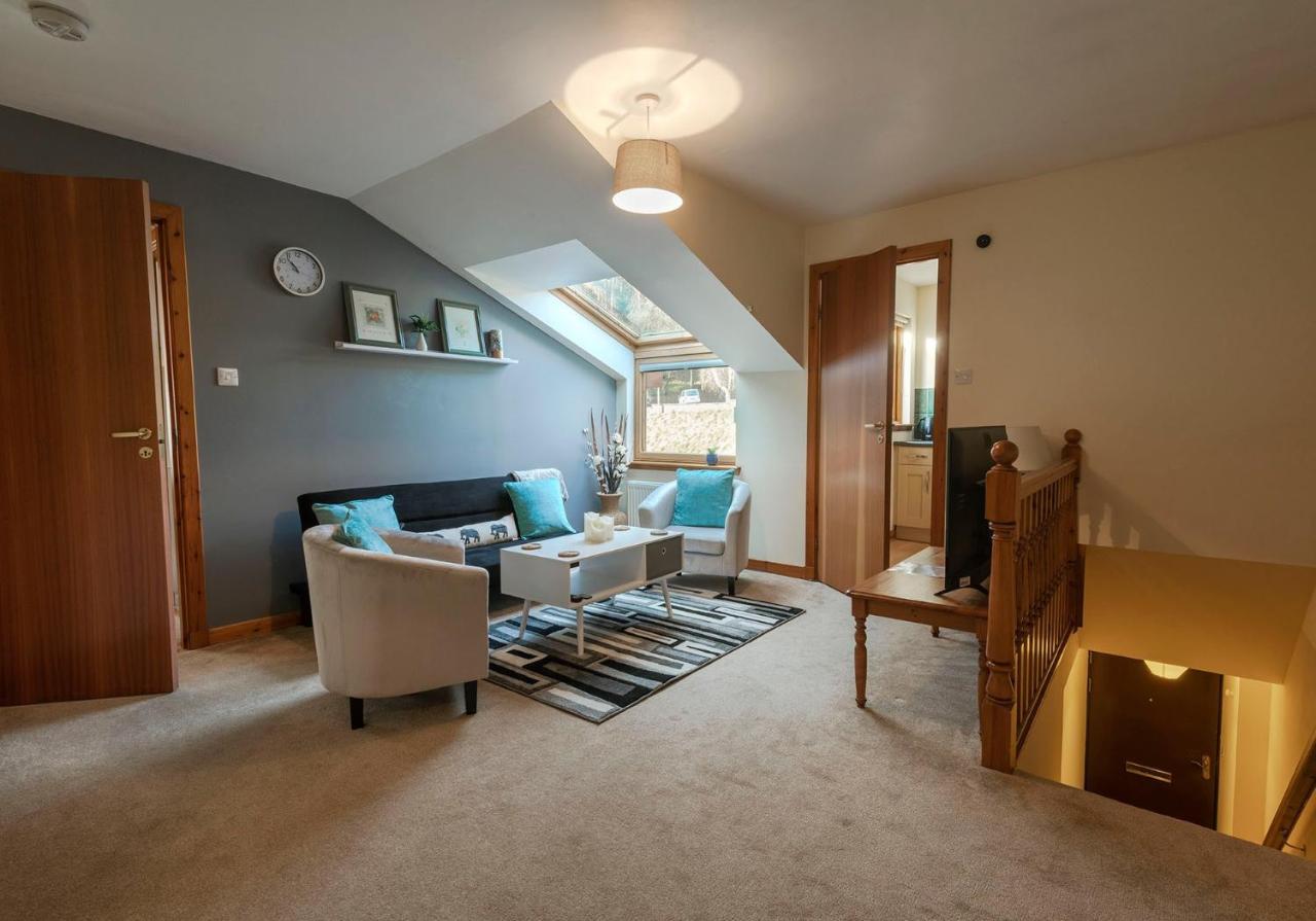 Stylish 2 Bedroom - 2 Miles Inverness City Centre Exterior foto